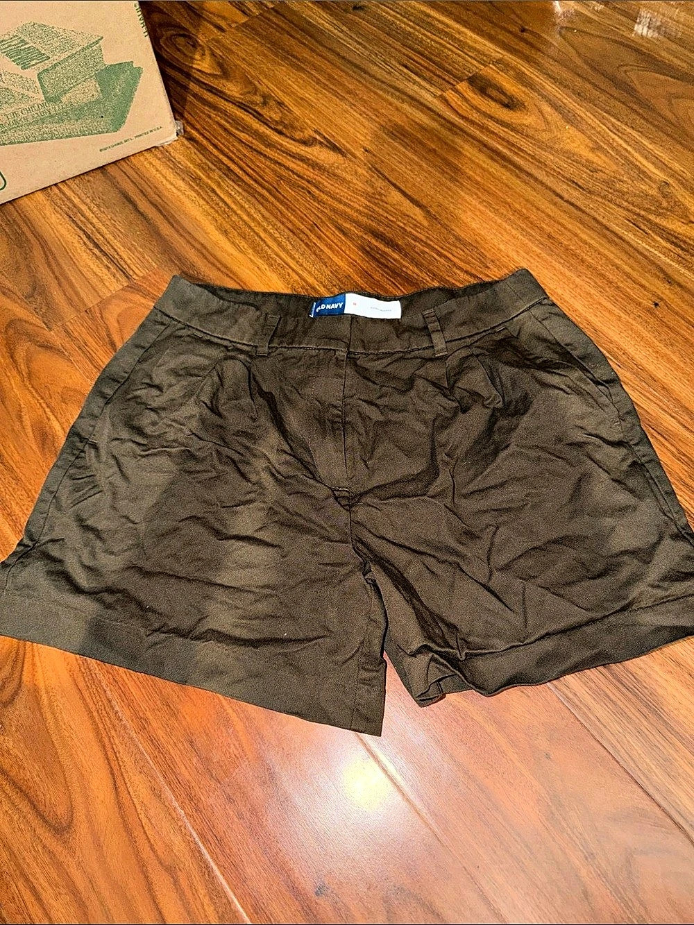 Old Navy Extra High-Waisted Taylor Trouser Shorts Brown Medium